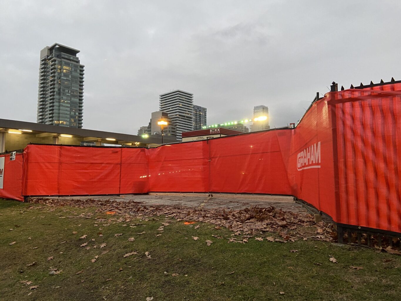 Construction site: fenced enclosure along Devonshire Place, November 7, 2022